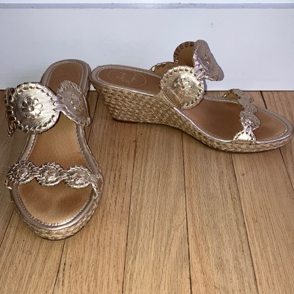 Jack Rogers gold metallic wedge sandals 8 - Picture 1 of 5